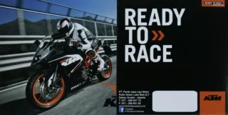 2017-KTM-RC200-brochure